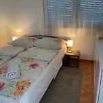 Markovic Rab Apartmán New Translation