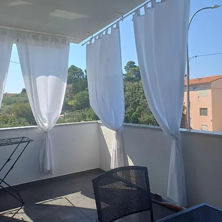 Markovic Rab Apartment *